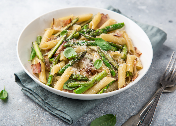 Pasta with asparagus and pancetta
