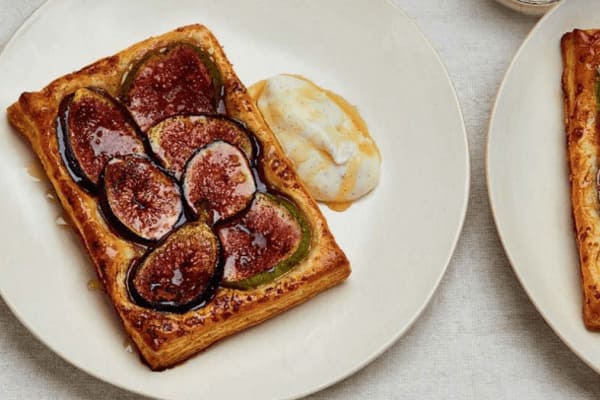 Fig Tarts with Vanilla and Honey Mascarpone