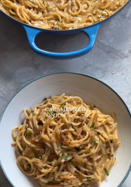 Caramelized onion spaghetti